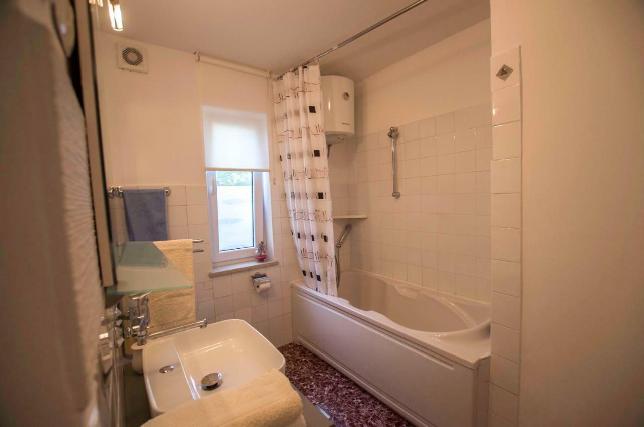 "Andrija" Apartmen'S Баньоле Екстер'єр фото